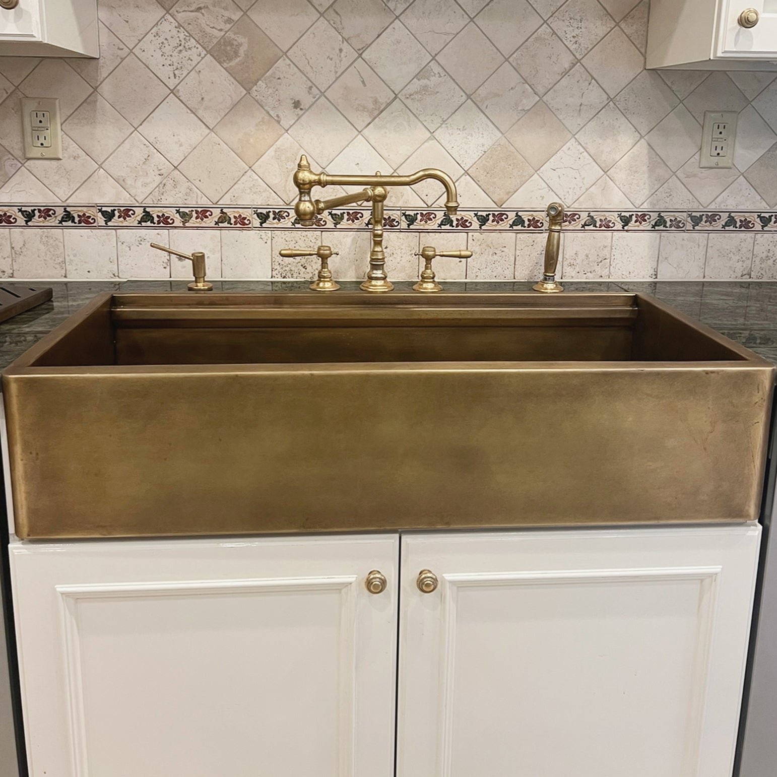 Legacy Farmhouse Sink - Premium Brass