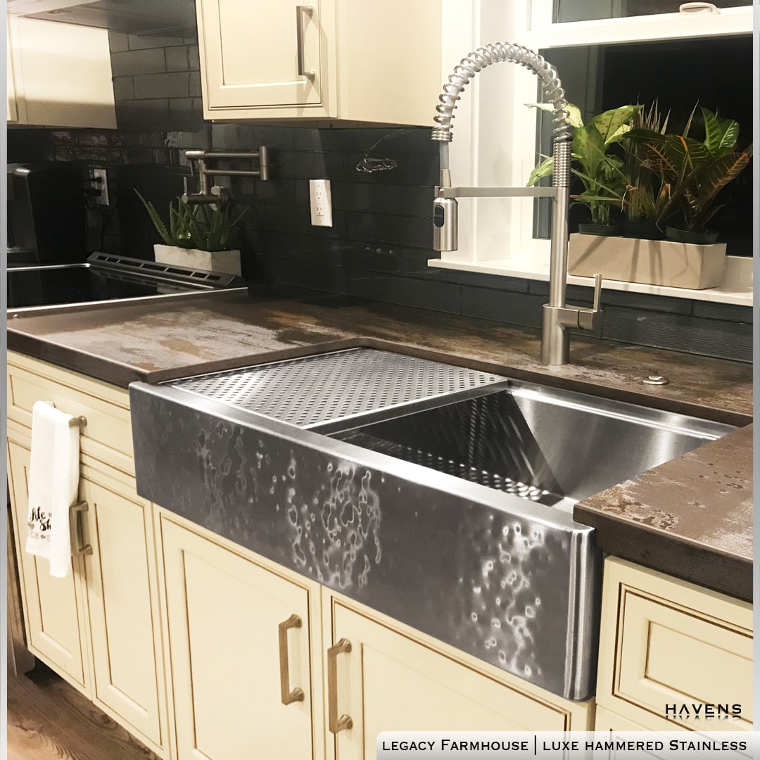 Legacy Farmhouse Sink - Luxe Hammered