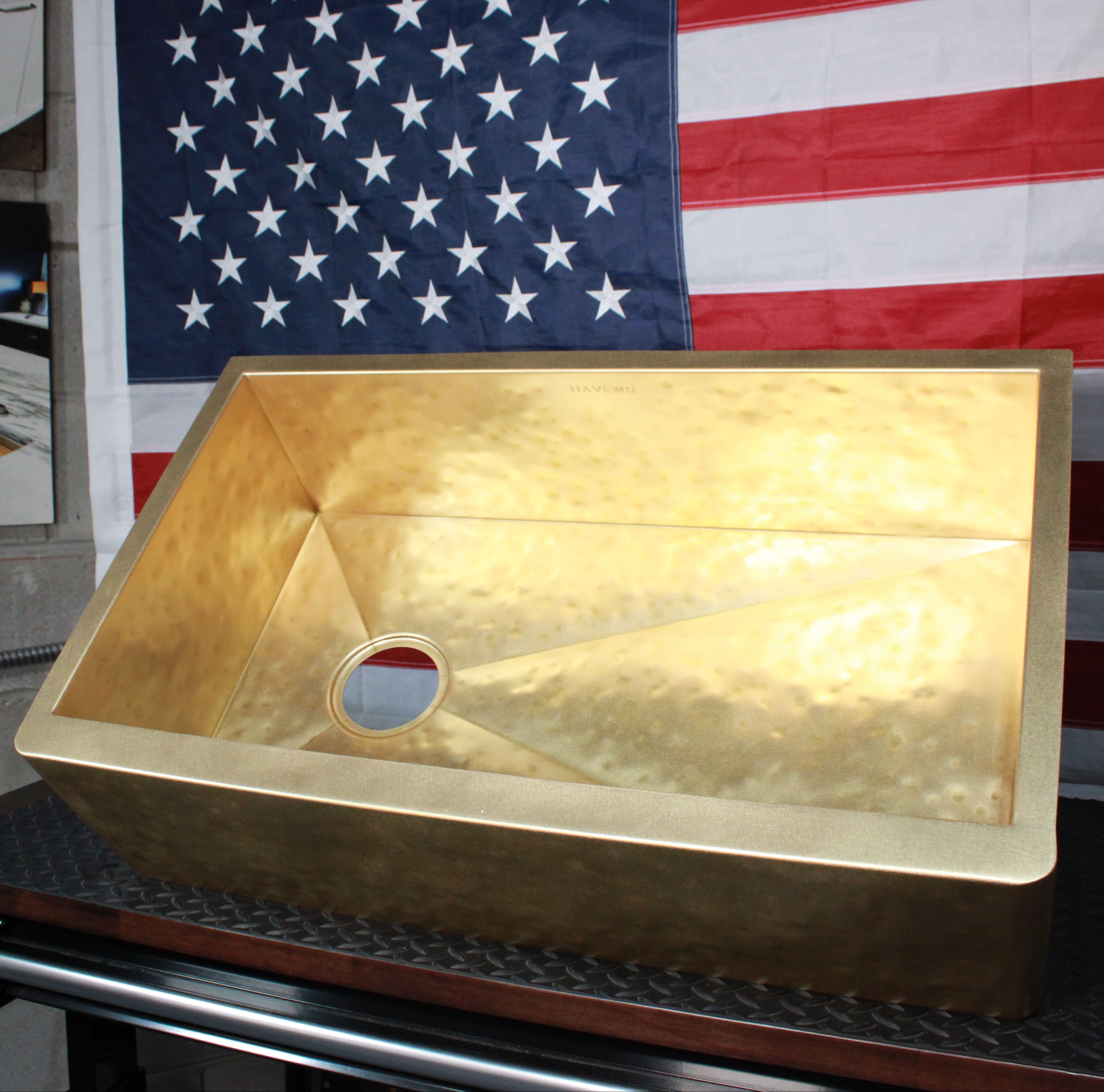 Heritage Farmhouse Sink - Premium Brass