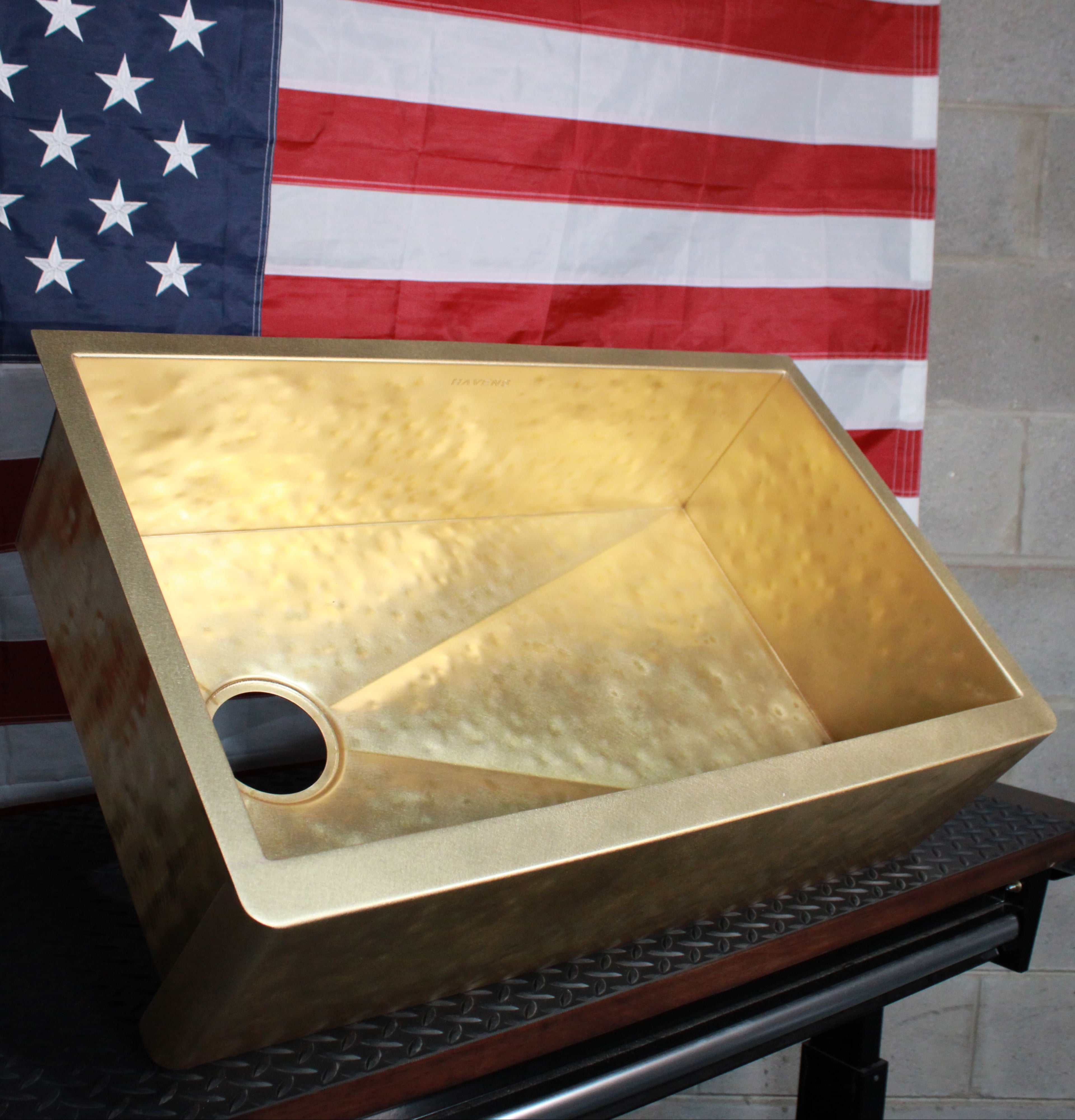 Heritage Farmhouse Sink - Premium Brass