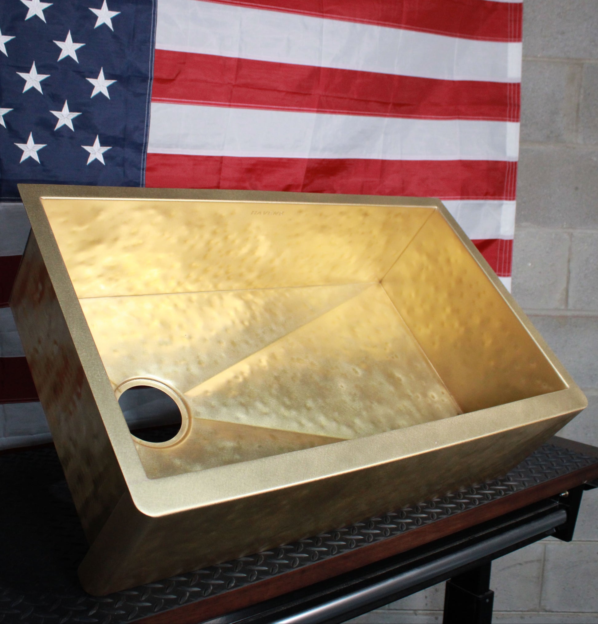 Heritage Farmhouse Sink - Premium Brass