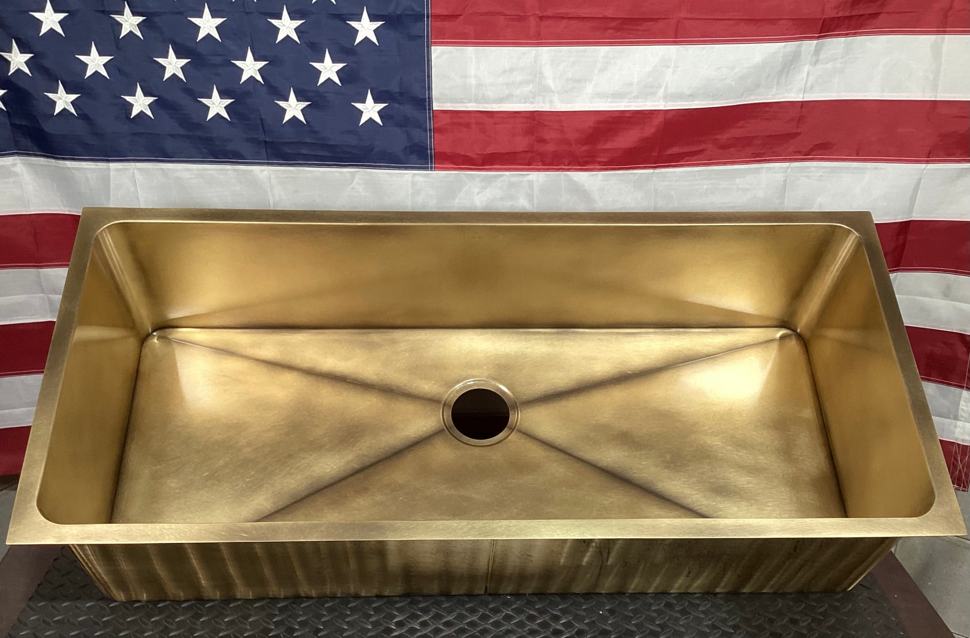 Radius Corner Sink - Premium Brass
