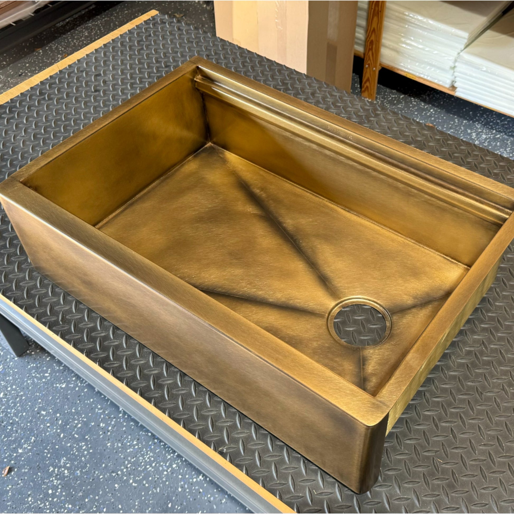 Heritage Farmhouse Sink - Premium Brass