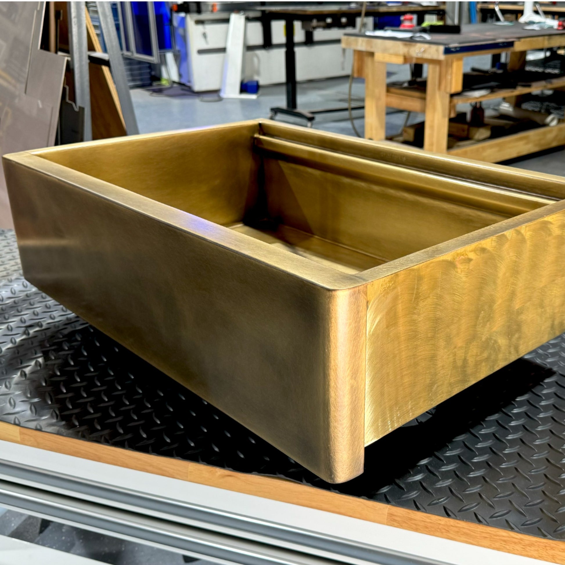 Legacy Farmhouse Sink - Premium Brass