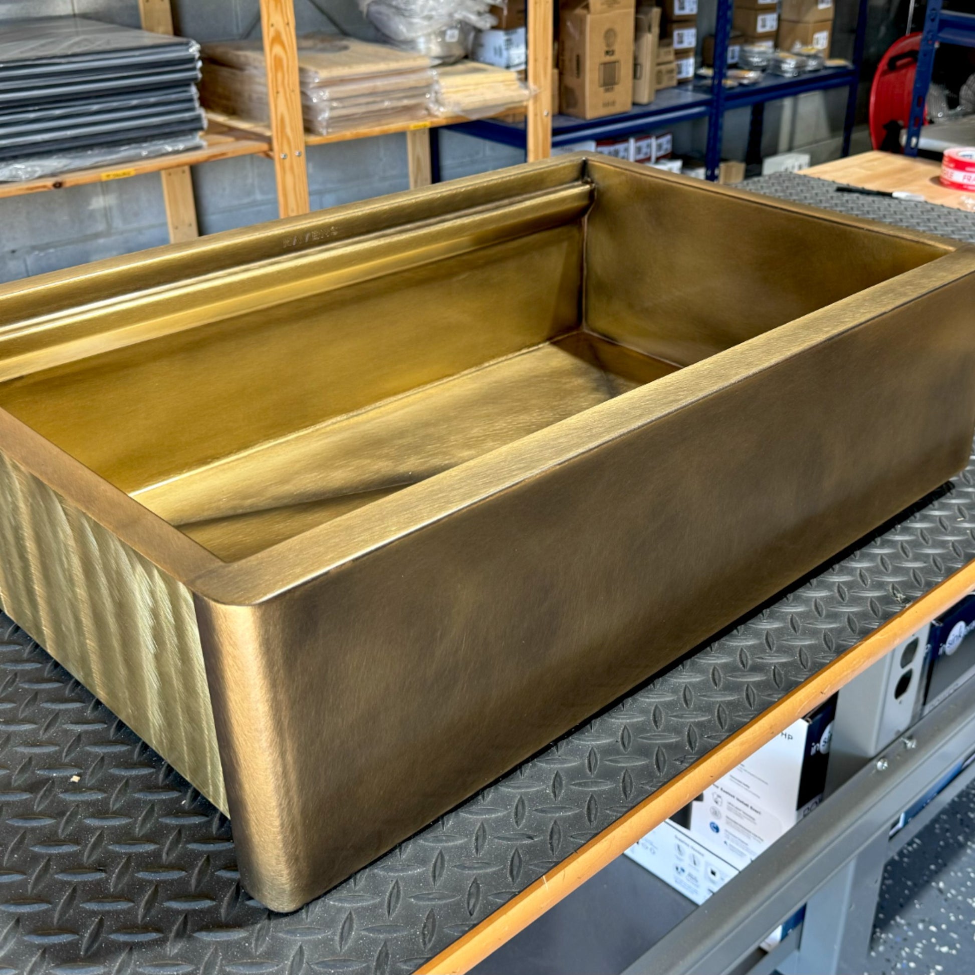 Heritage Farmhouse Sink - Premium Brass