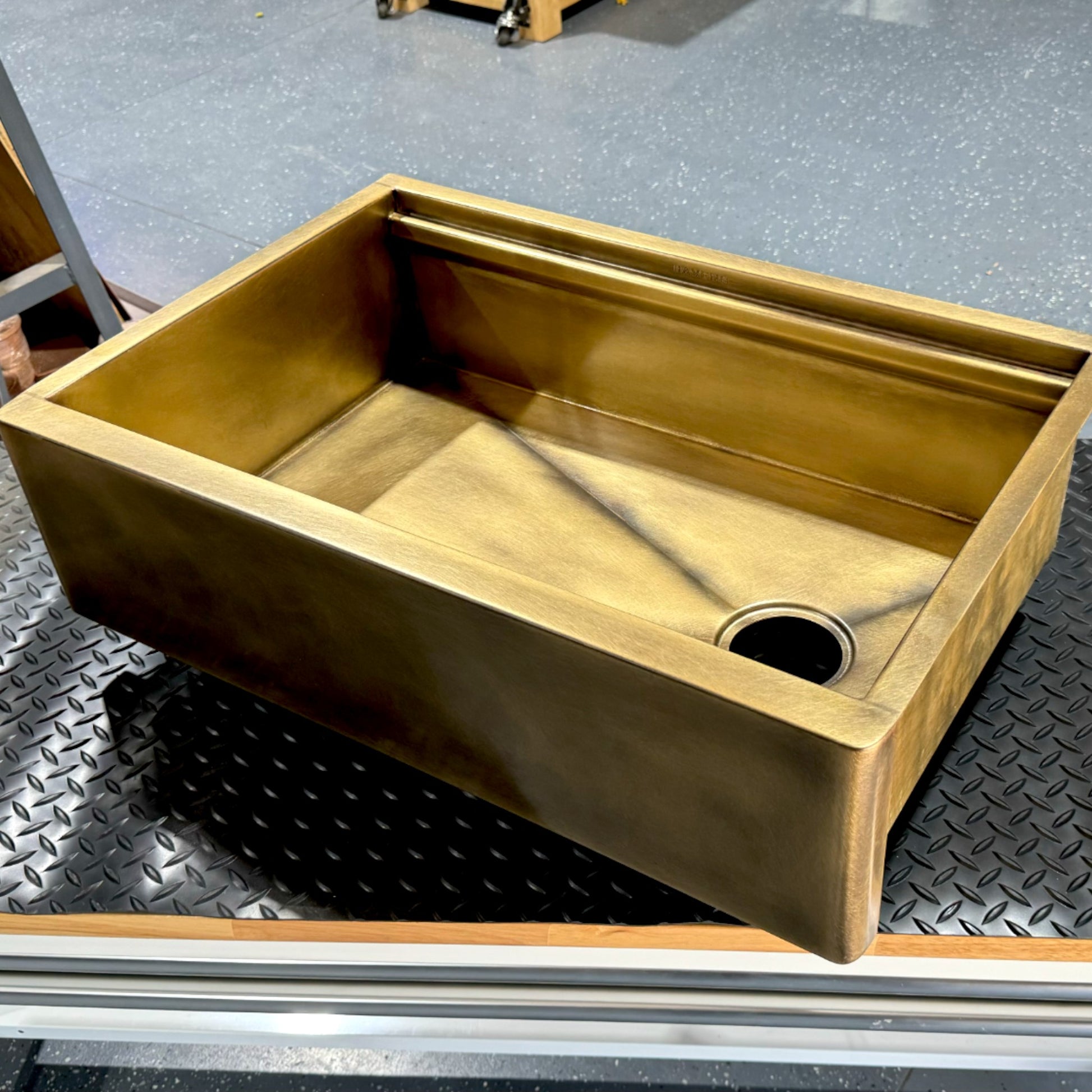 Legacy Farmhouse Sink - Premium Brass