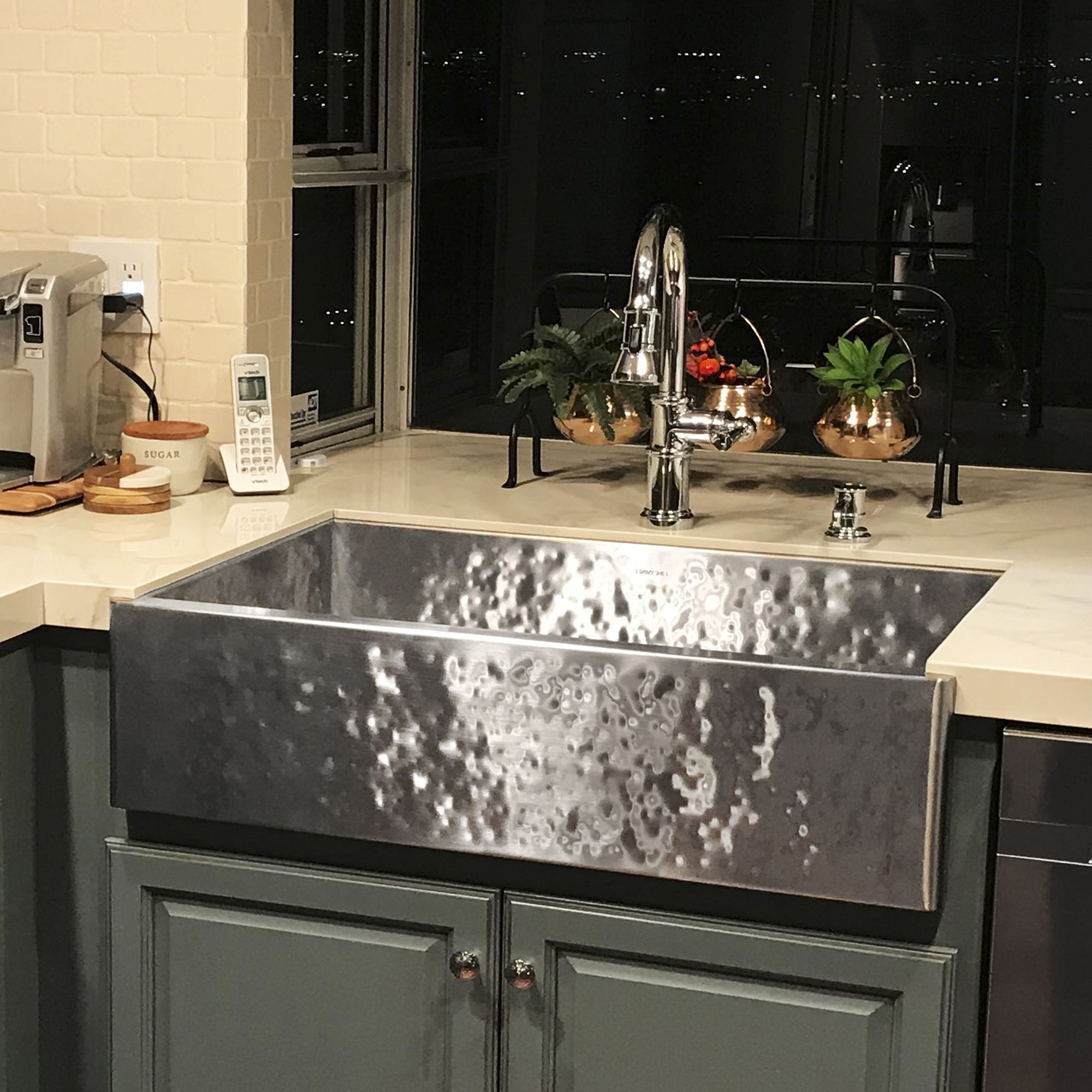 Fantastic Farmhouse Sinks: Apron-Front Sinks in Gorgeous Settings