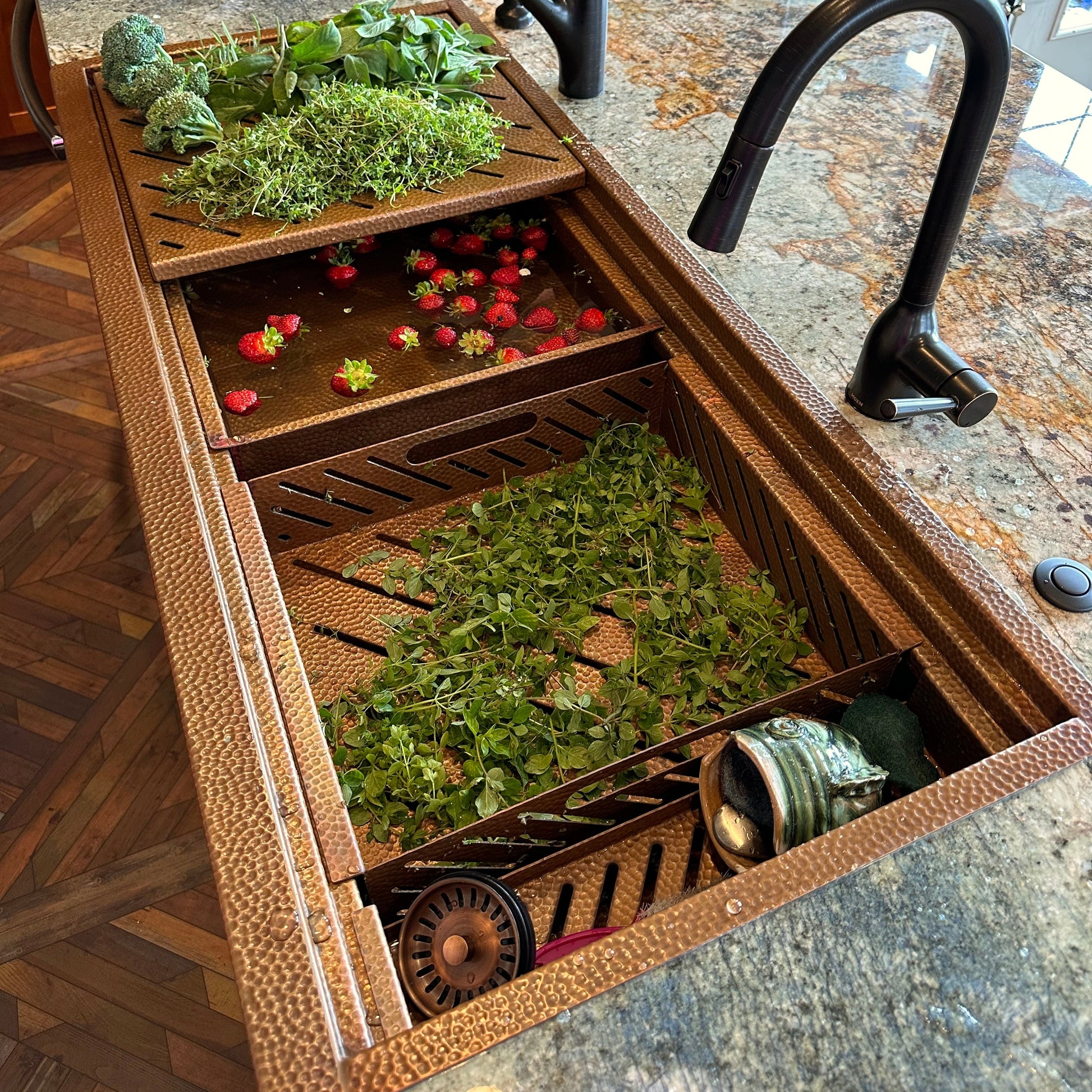 Eclipse Farmhouse Sink - Pure Copper
