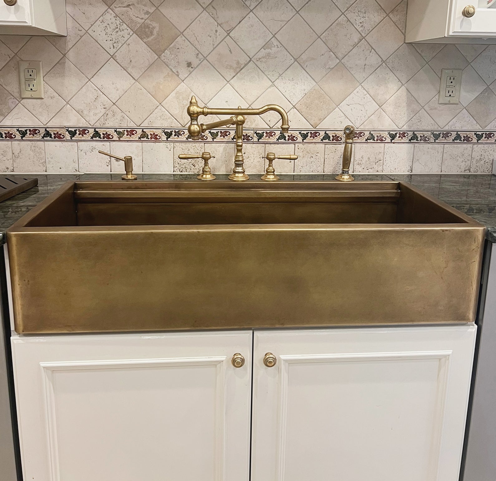 Legacy Farmhouse Sink - Premium Brass