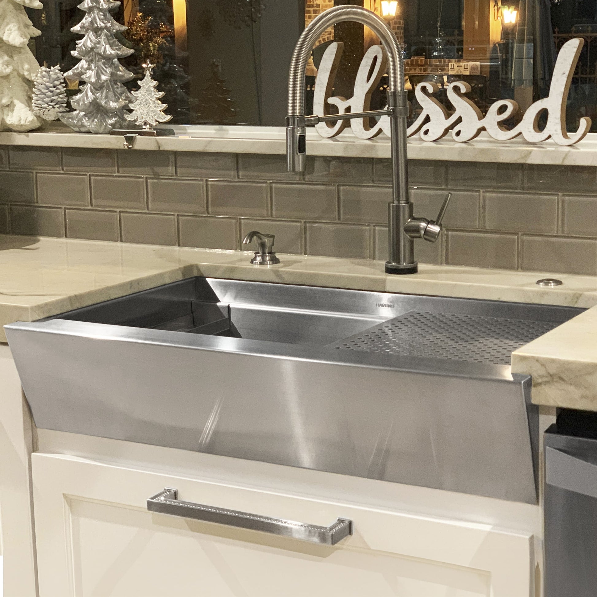 Prism Farmhouse Sink - Stainless - Havens | Luxury Metals