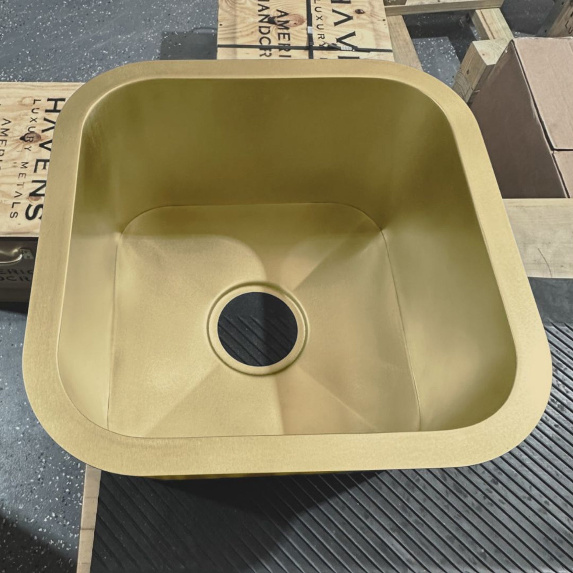 Radius Corner Sink - Copper/Brass