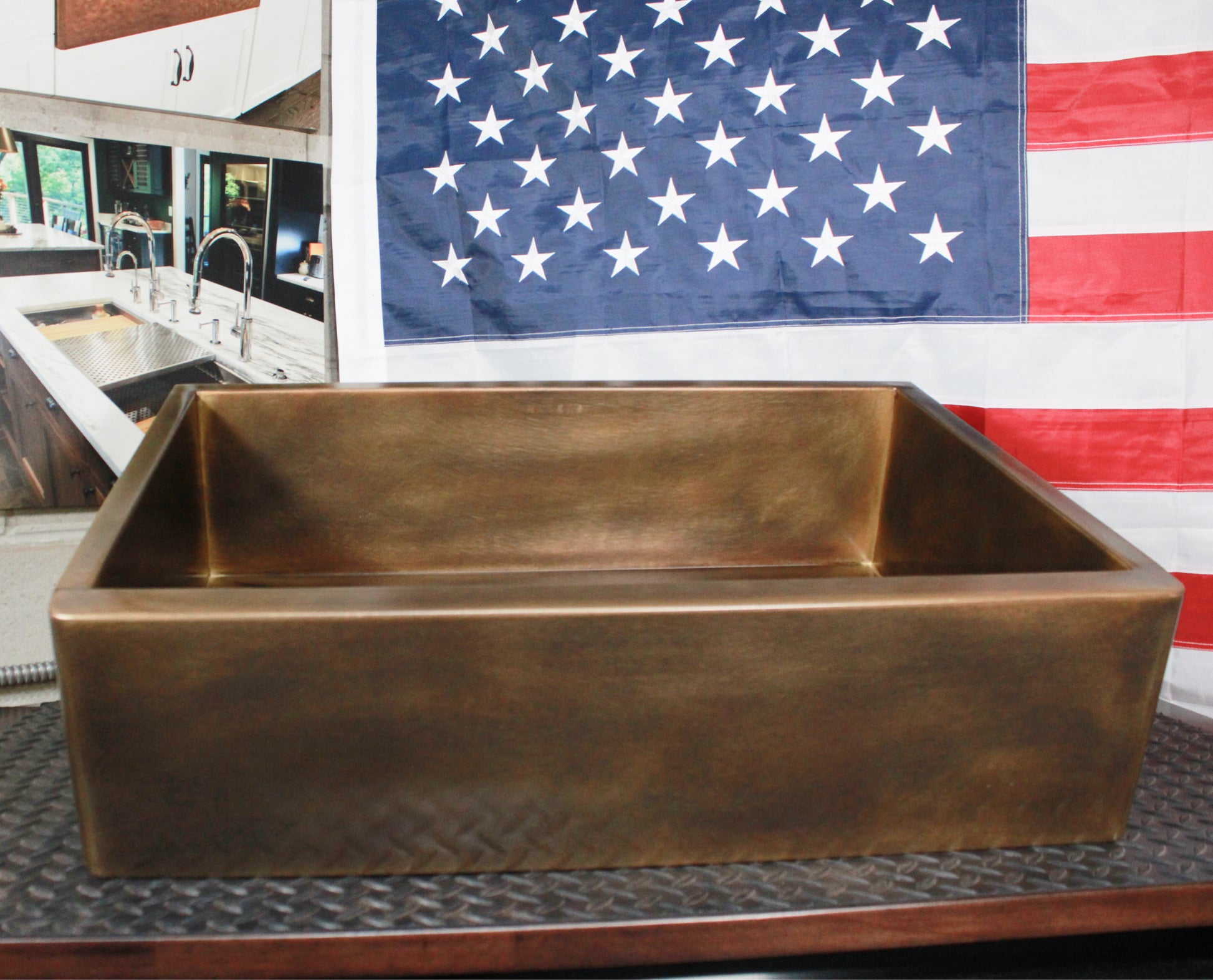 Heritage Farmhouse Sink - Premium Brass