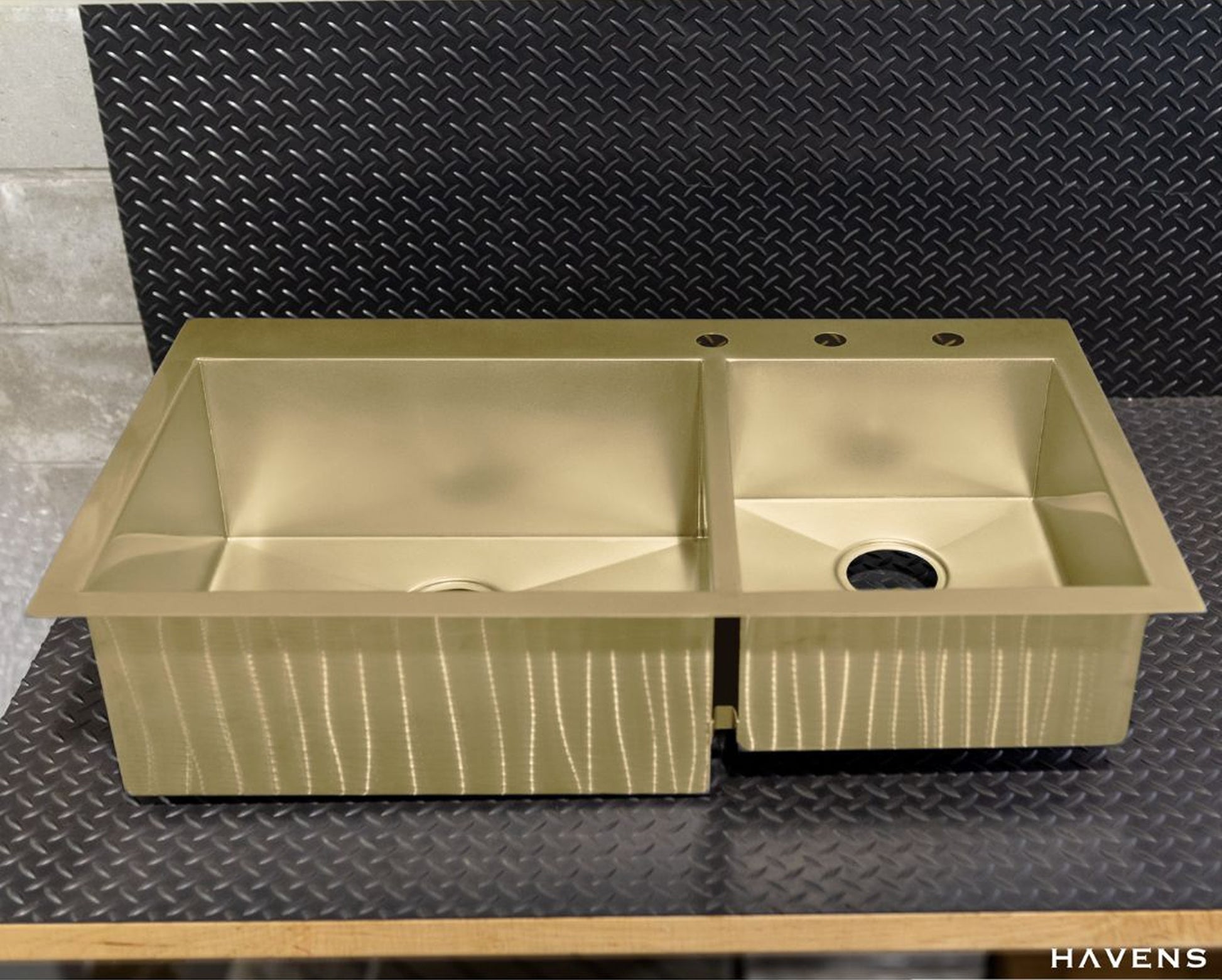 Heritage Sink - Premium Brass