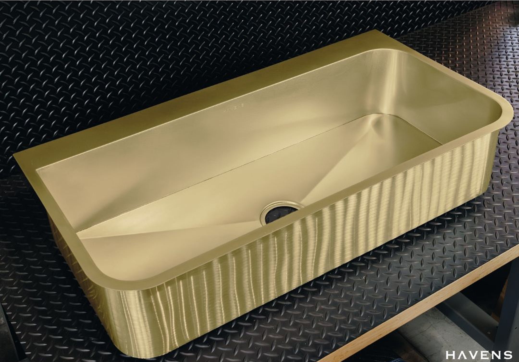 Radius Corner Sink - Copper/Brass