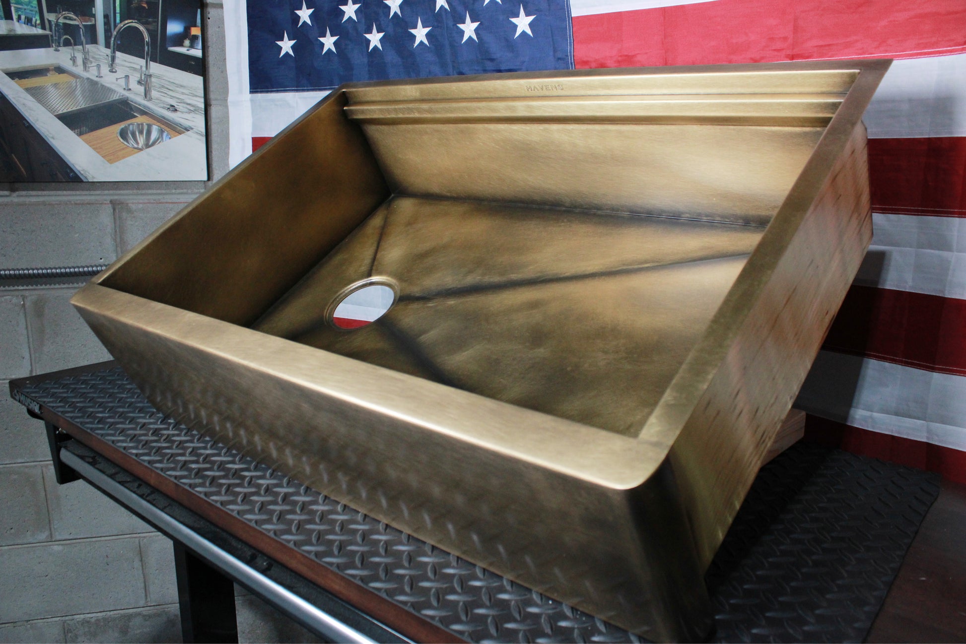 Legacy Farmhouse Sink - Premium Brass