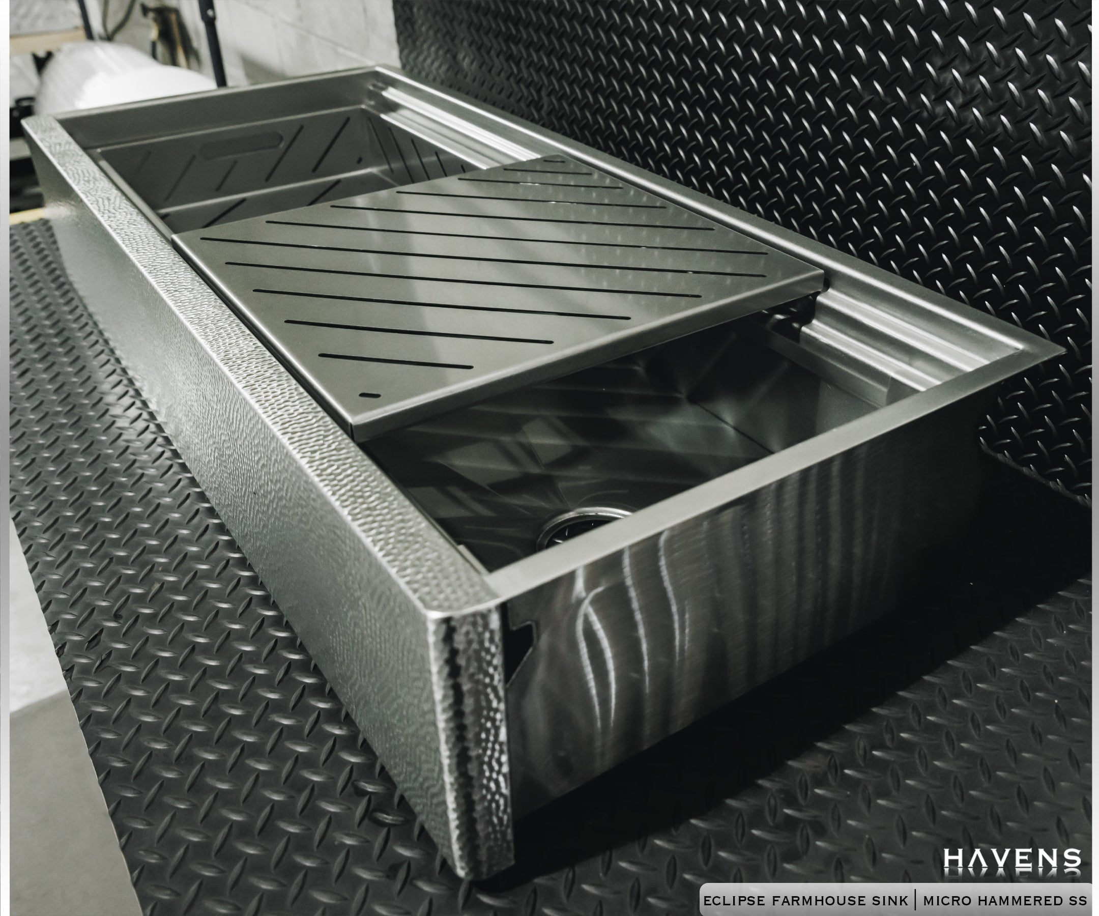 Eclipse Farmhouse Sink - Stainless Steel - Havens | Luxury Metals
