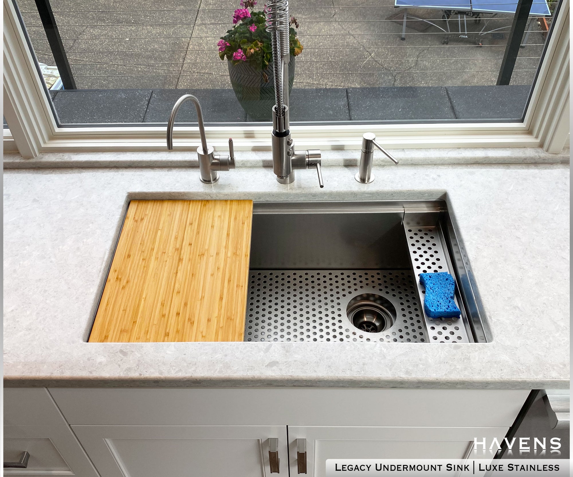 https://havensmetal.com/cdn/shop/products/Legacy-Undermount-Sink-Luxe-Stainless-2-min_df768537-949c-486e-a0af-84064b367fa6_2000x1667.jpg?v=1699992819